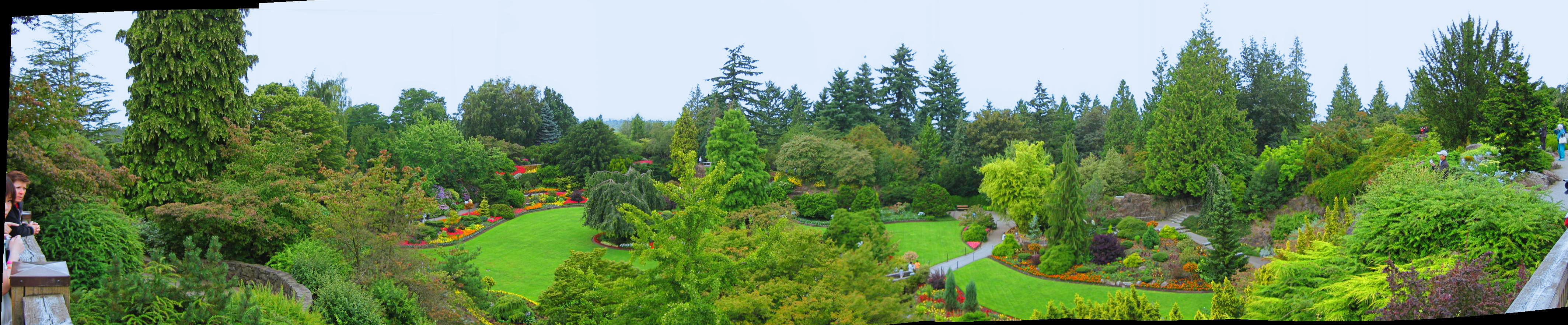 [2005_07_23-queen-elizabeth-park/pano1-1f.jpg]