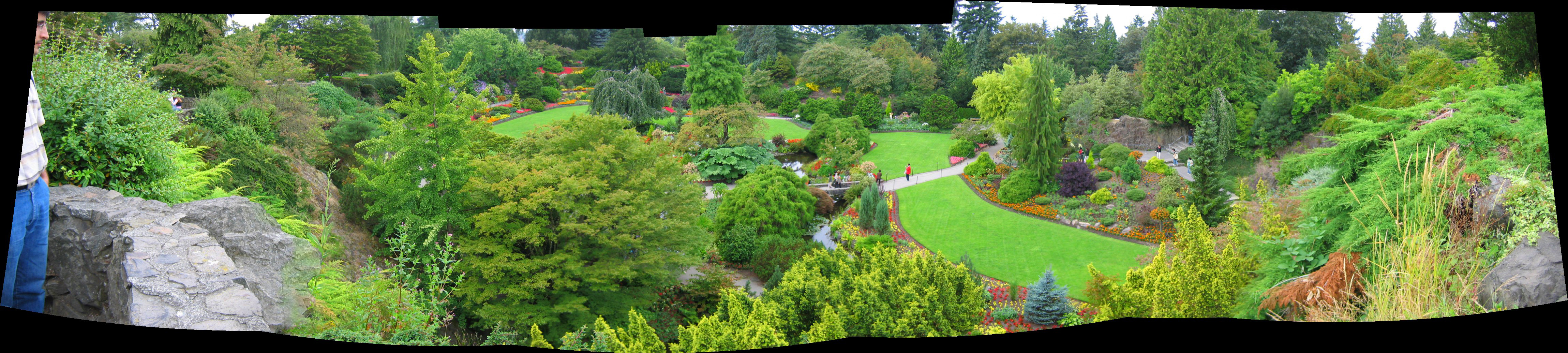 [2005_07_23-queen-elizabeth-park/pano2-1f.jpg]