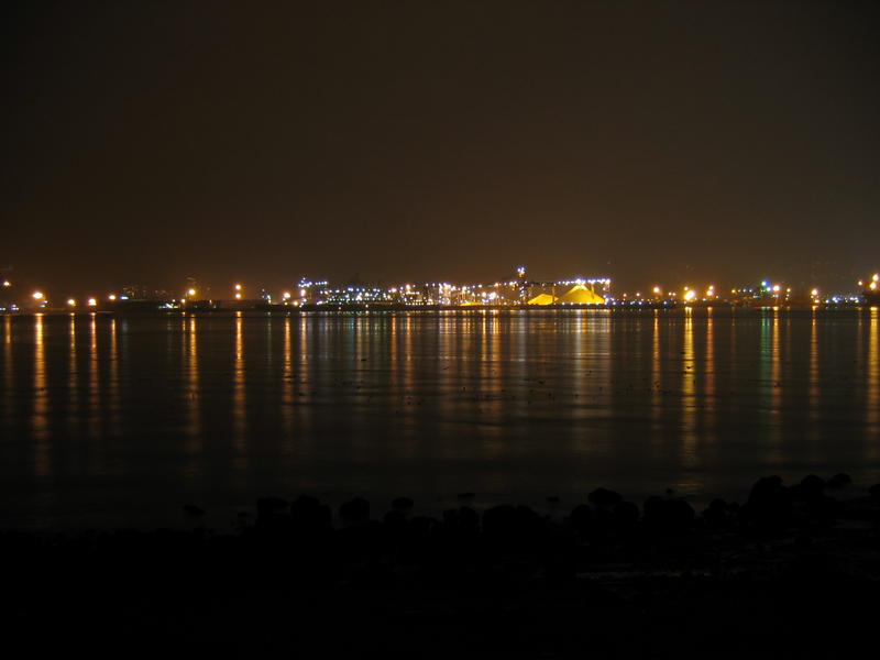 [2005_12_24-christmasnight-stanleypark/19_56_19.jpg]