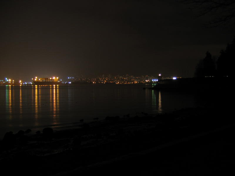[2005_12_24-christmasnight-stanleypark/19_56_49.jpg]