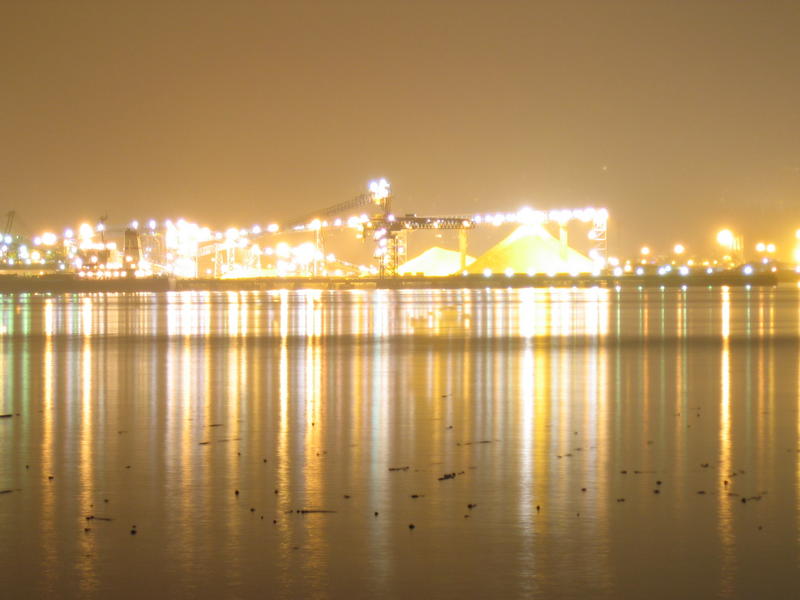 [2005_12_24-christmasnight-stanleypark/19_58_33.jpg]
