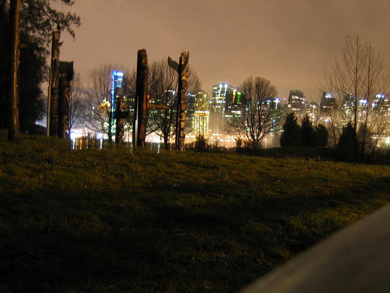[2005_12_24-christmasnight-stanleypark/20_12_28.jpg]