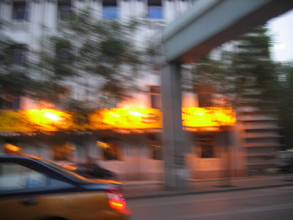[2006_10-Beijing-China/2006_10_10-02_41_39.jpg]