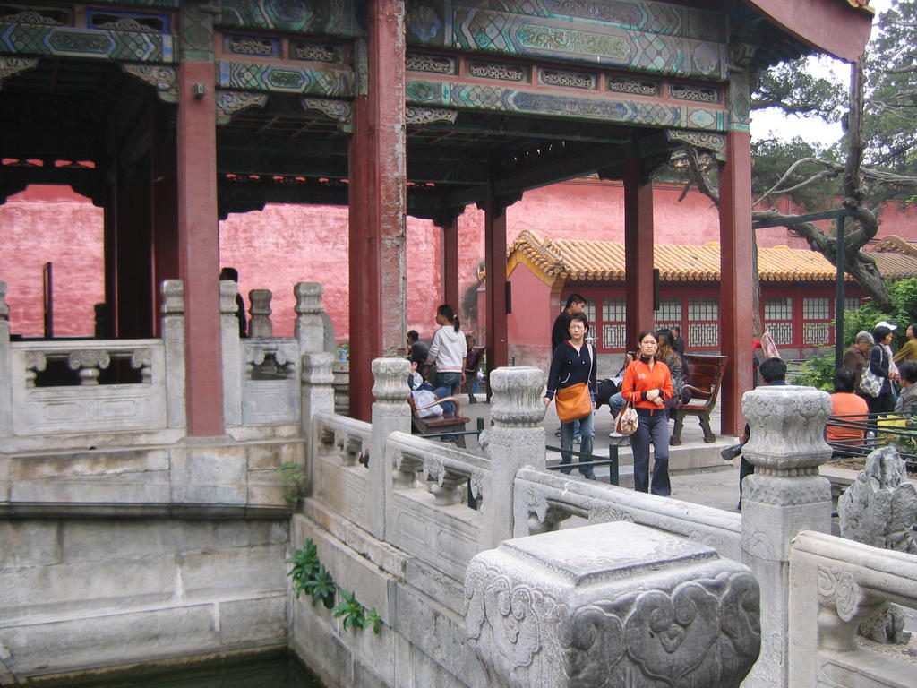 [2006_10-Beijing-China/2006_10_13-21_03_39.jpg]