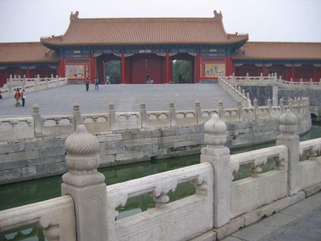 [2006_10-Beijing-China/2006_10_13-22_04_50.jpg]