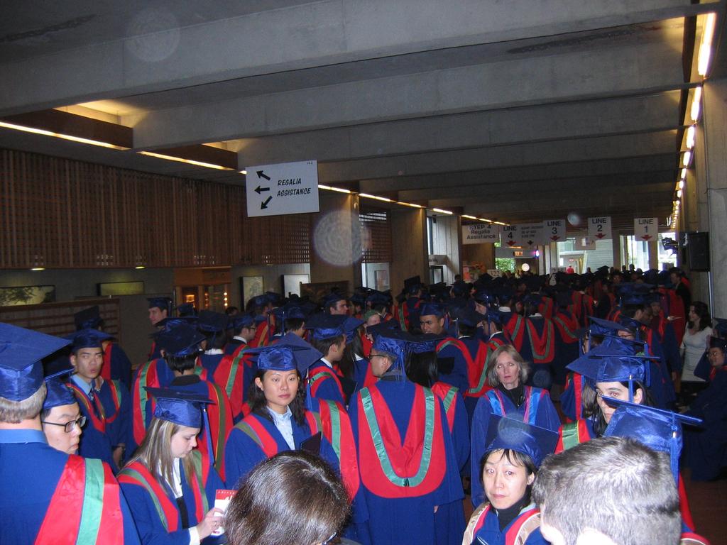 [2007_10_04-sfu-convocation/14_25_26.jpg]