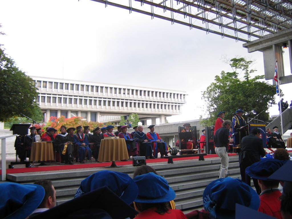 [2007_10_04-sfu-convocation/15_06_46.jpg]