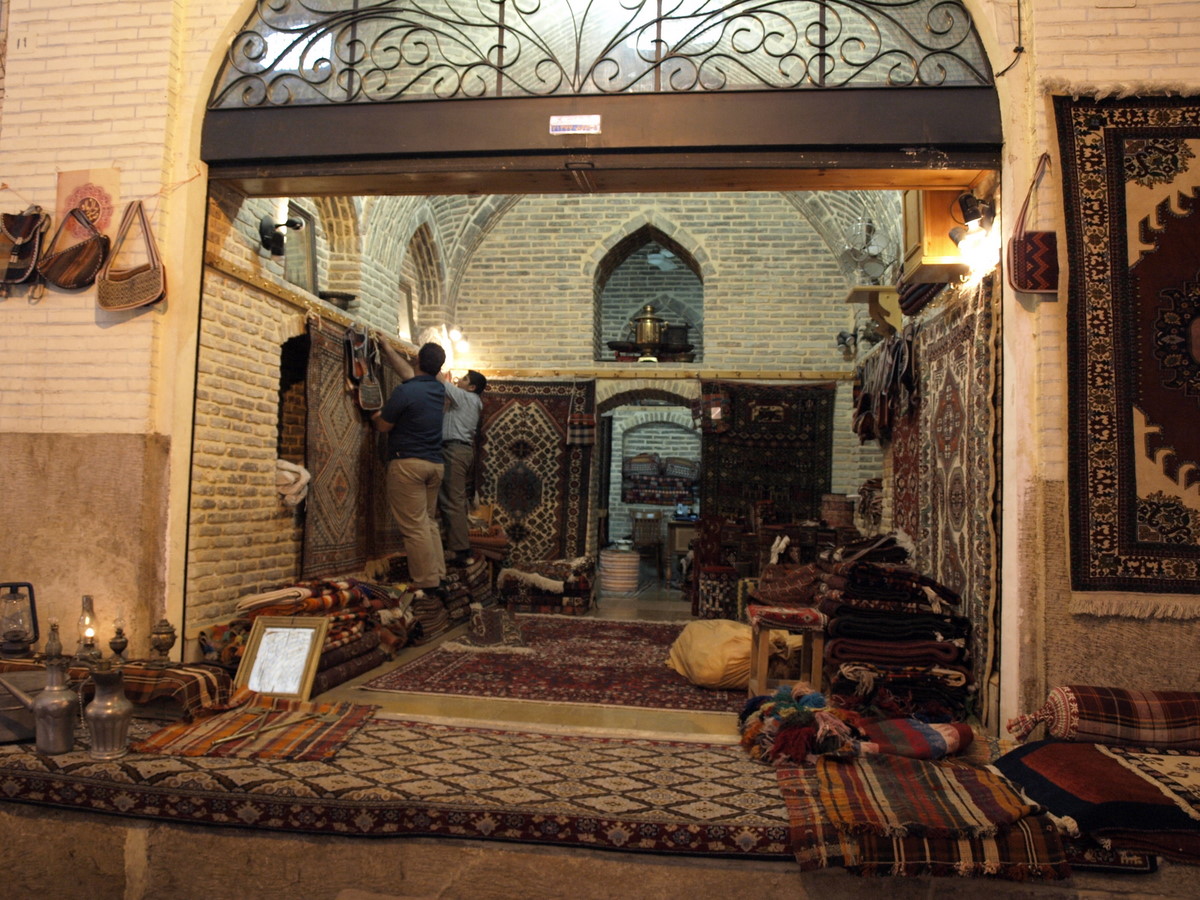 [2008-03-23_shiraz-vakil-bazar/20080323_169_01.JPG]