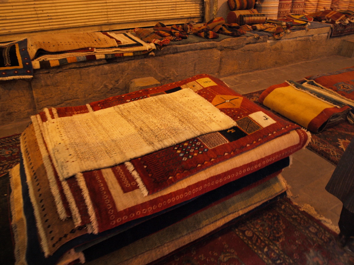 [2008-03-23_shiraz-vakil-bazar/20080323_171_01.JPG]