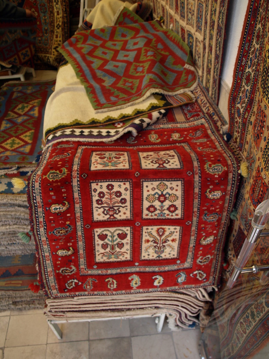 [2008-03-23_shiraz-vakil-bazar/20080323_86.JPG]