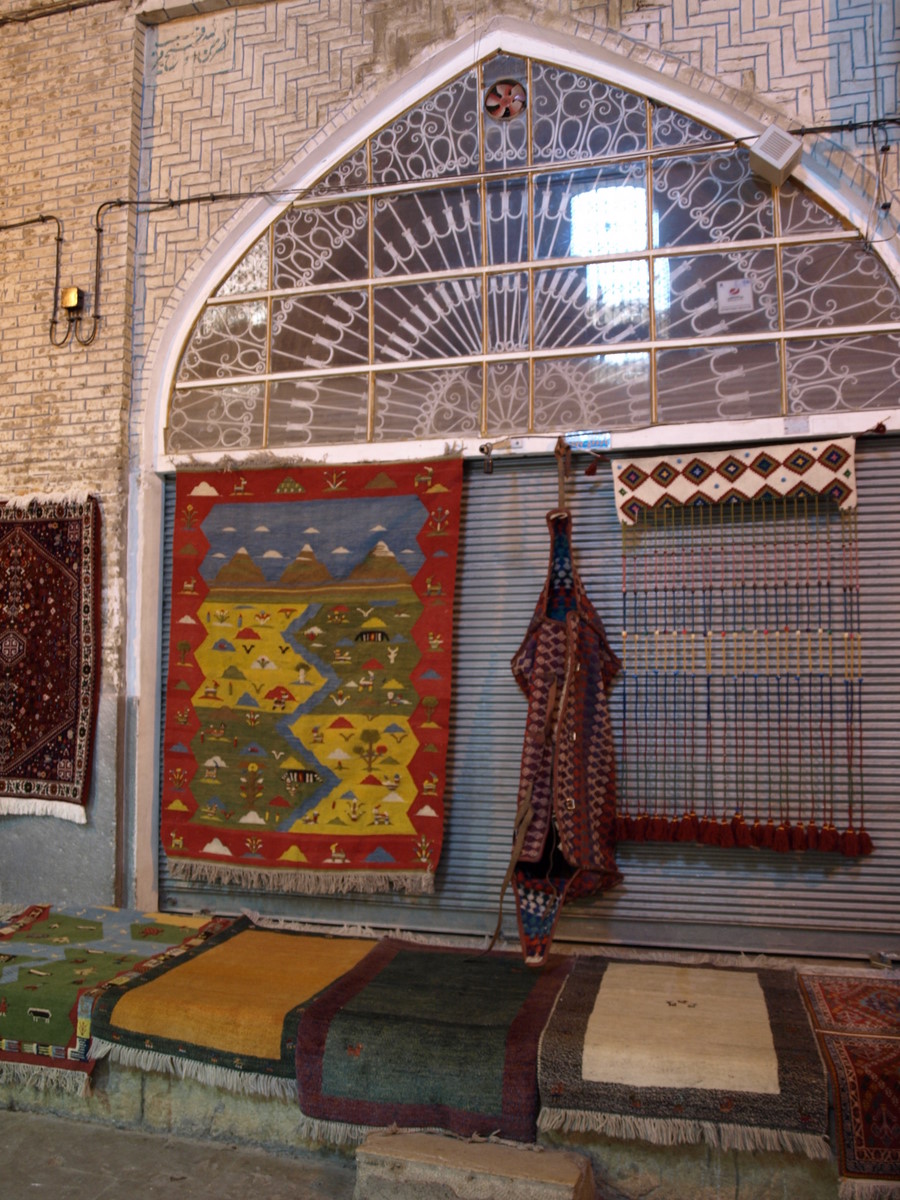 [2008-03-23_shiraz-vakil-bazar/20080323_98.JPG]