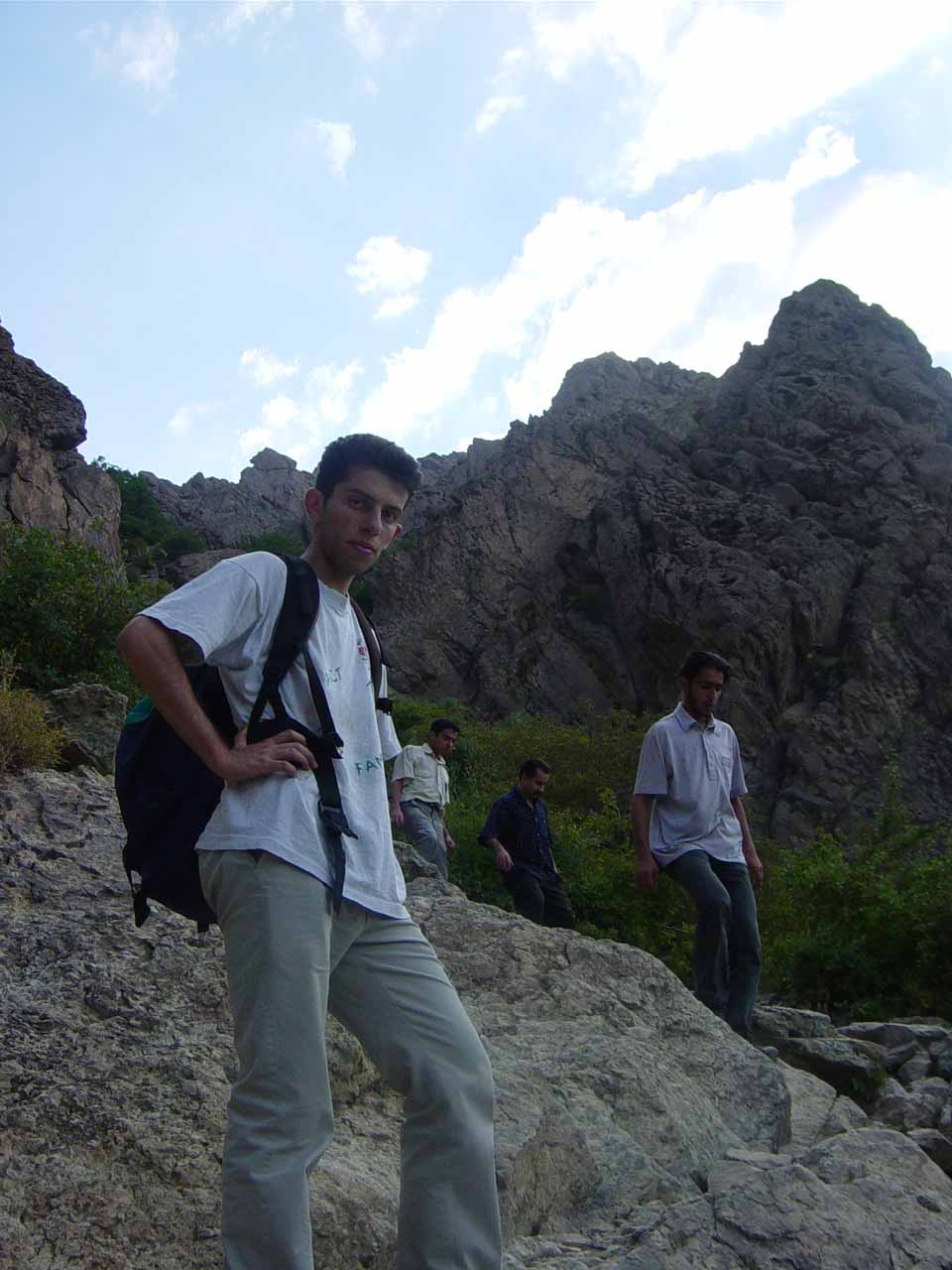 [81-05-11/003.jpg]