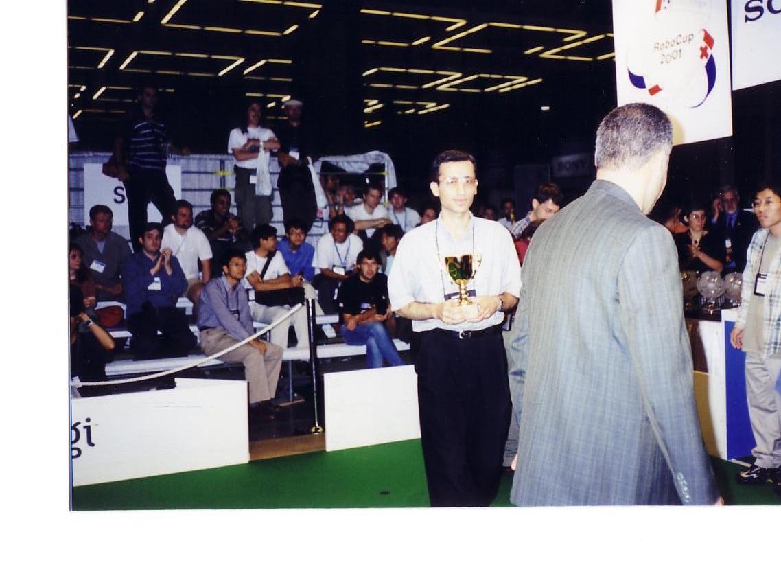 [robocup2001-2rev/usa-17-3.jpg]