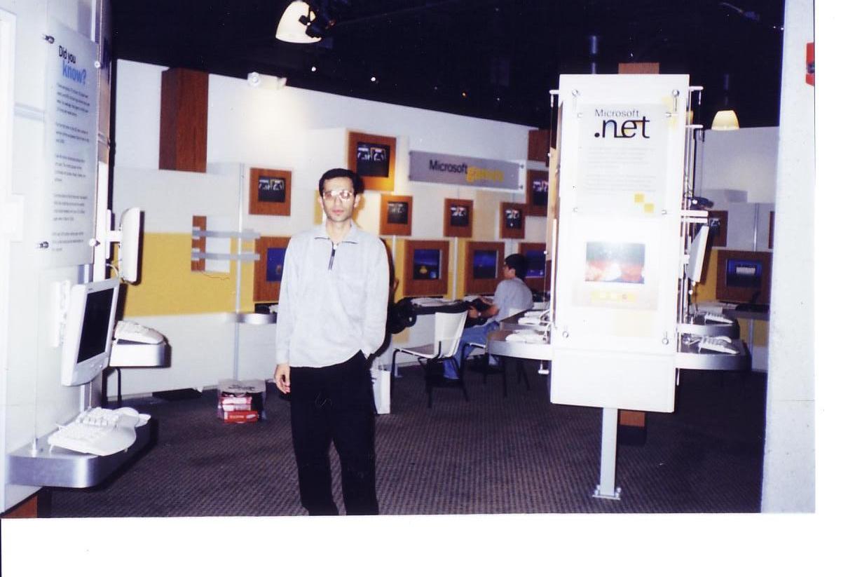 [robocup2001-2rev/usa-8-1.jpg]