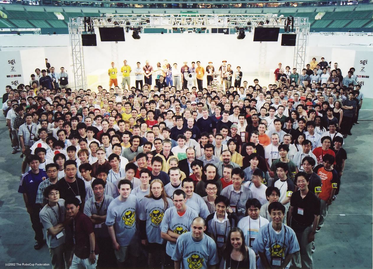 [robocup2002/AlltogetherPeople.jpg]