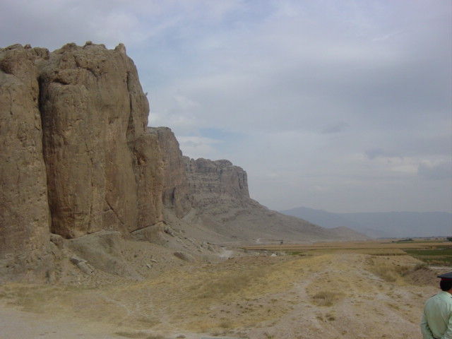 [shiraz1rev/2002_11_01-12_36_00.jpg]