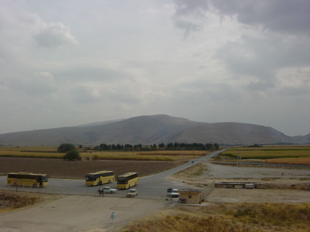 [shiraz1rev/2002_11_01-12_36_49.jpg]