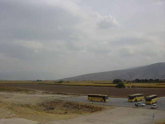 [shiraz1rev/2002_11_01-12_36_52.jpg]