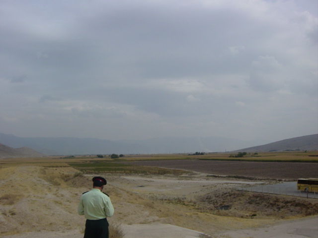 [shiraz1rev/2002_11_01-12_36_56.jpg]